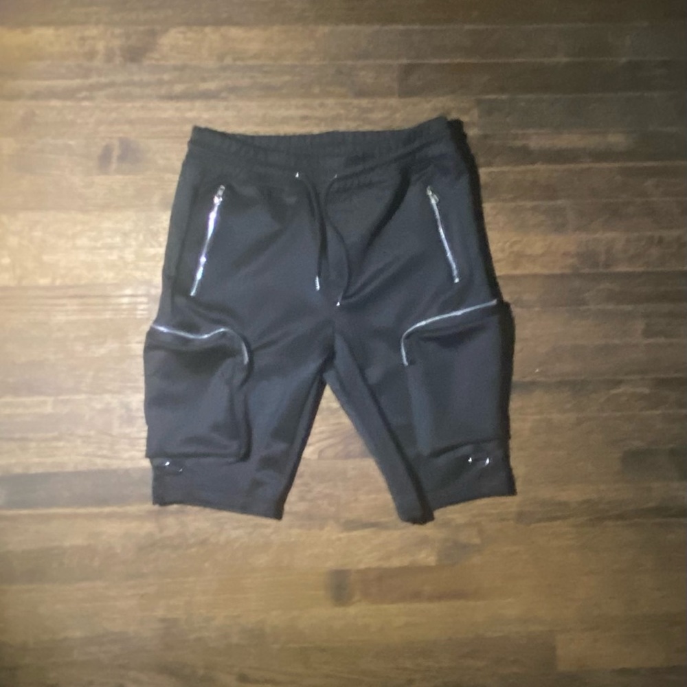 Motive Shorts